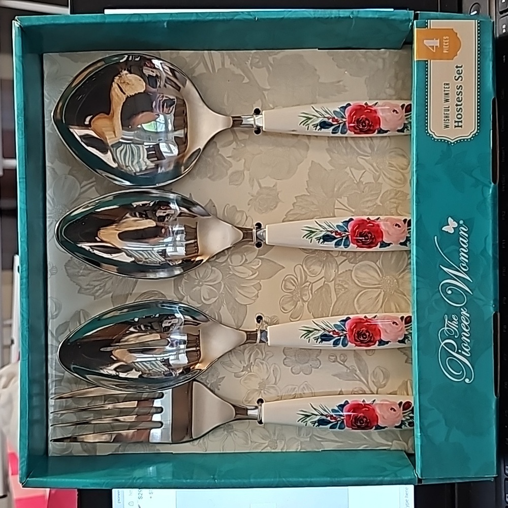 Pioneer Woman Hostess set